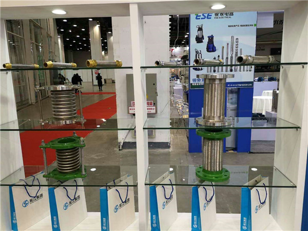 上海柔性連接短節(jié)，雙母四口連接